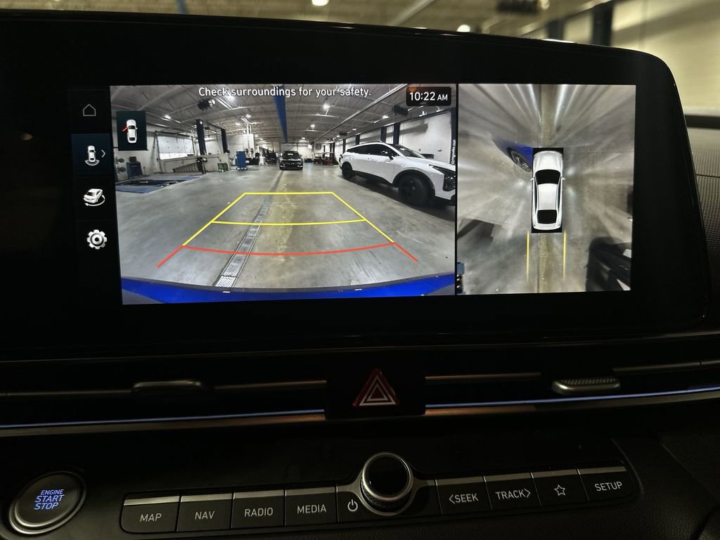 Used 2024 Hyundai Elantra Limited image 24