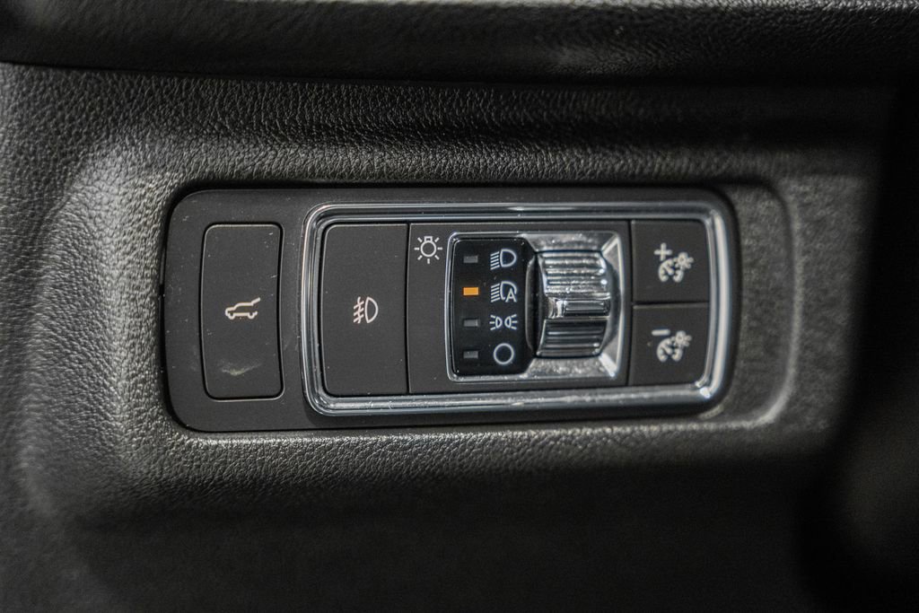 Used 2021 Lincoln Corsair Reserve w/ Equipment Group 201A AWD/4WD image 42
