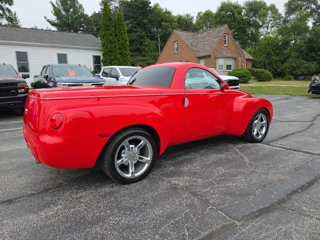 Used 2004 Chevrolet SSR w/ Preferred Equipment Group RWD image 5