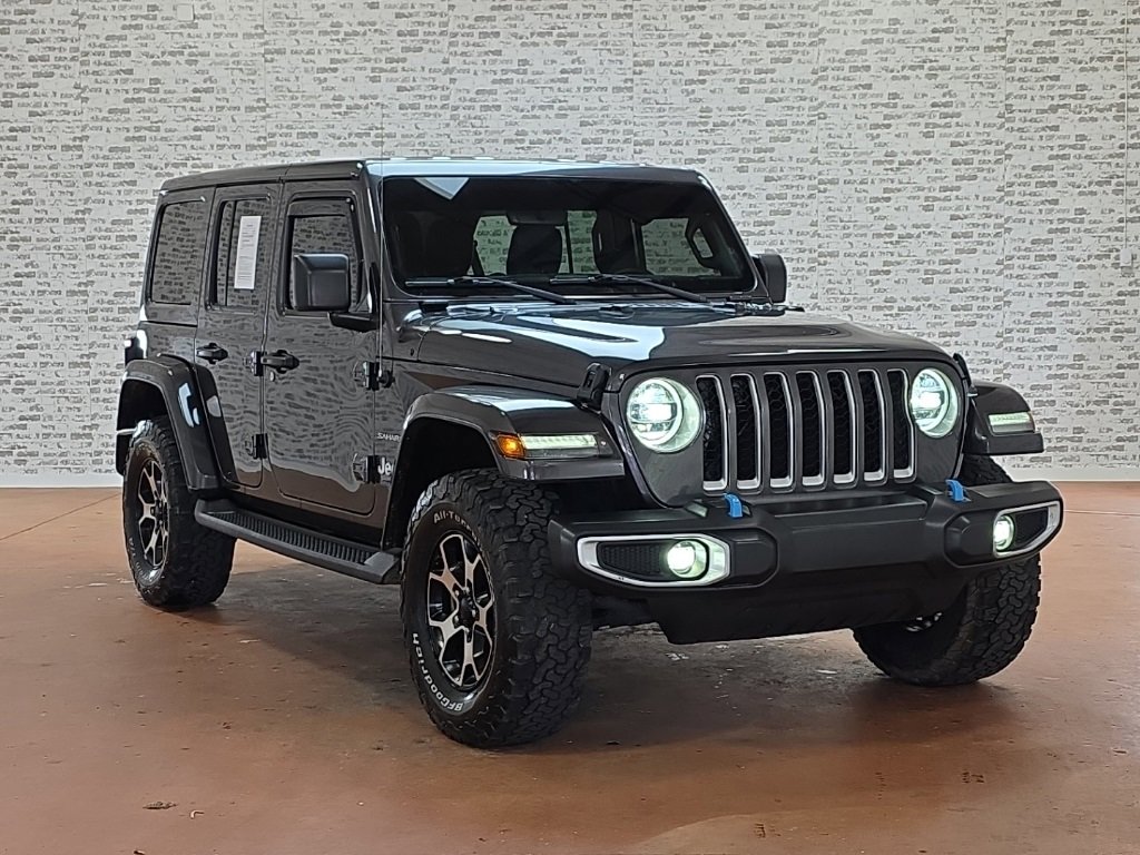 Used 2022 Jeep Wrangler Unlimited Sahara w/ Cold Weather Group image 4