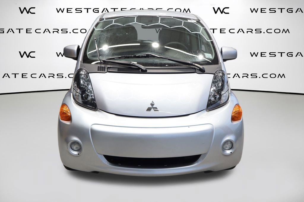 Used 2012 Mitsubishi i SE video 4