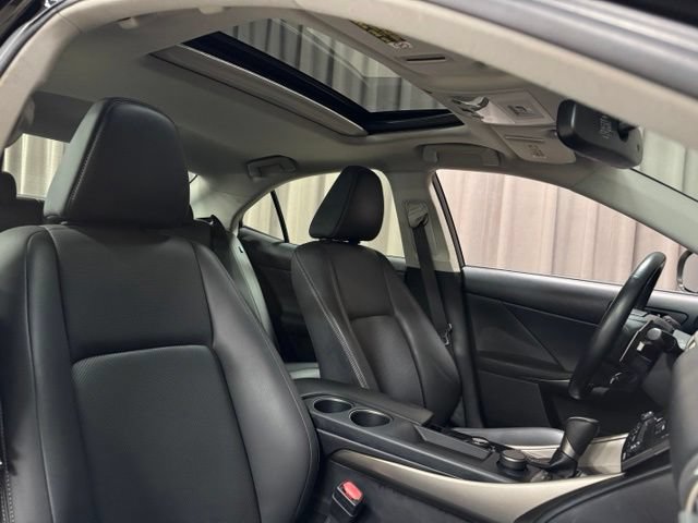 Used 2014 Lexus IS 250 RWD image 11