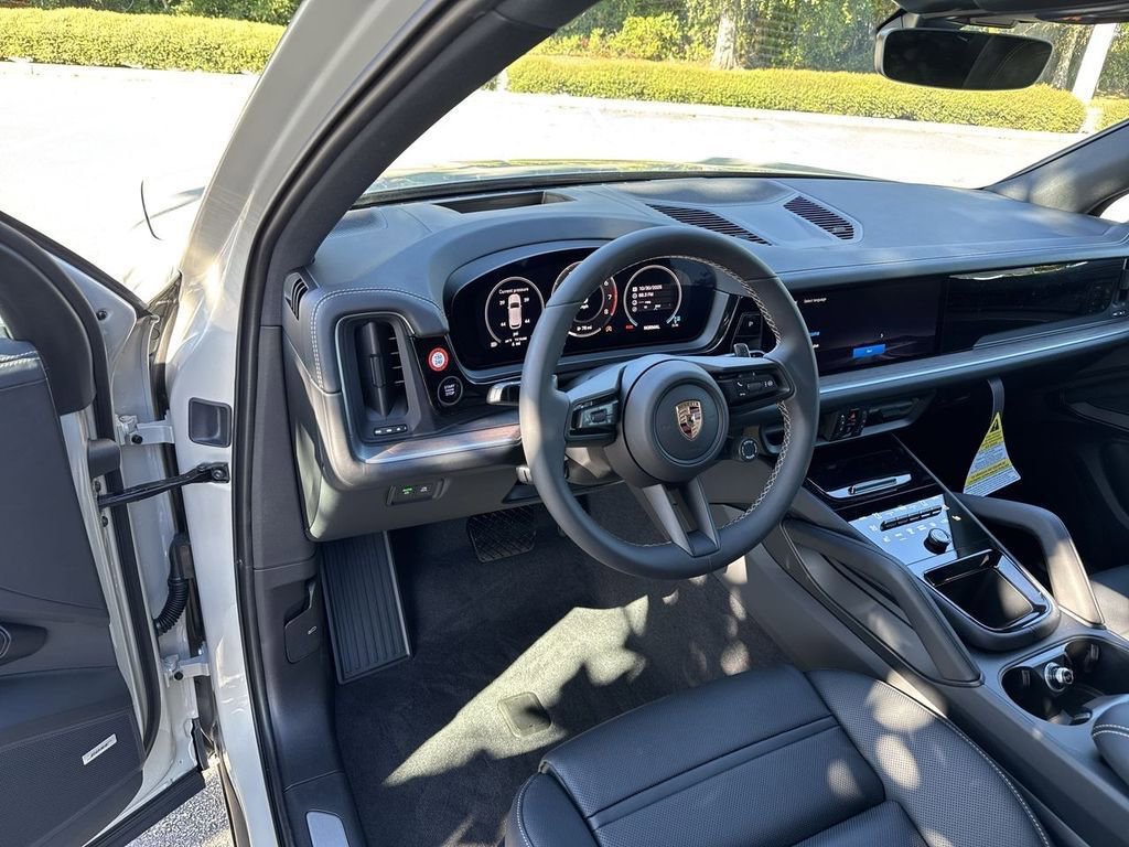 Certified 2026 Porsche Cayenne image 4