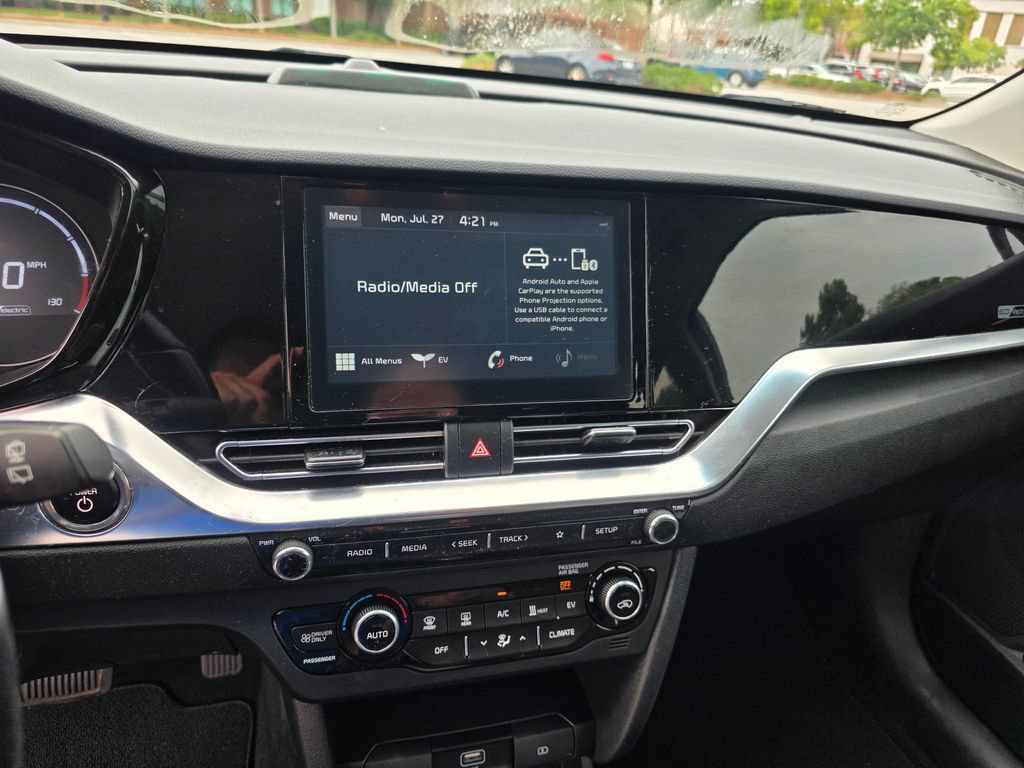 Used 2020 Kia Niro EX FWD image 16