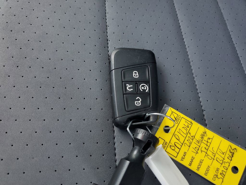 Used 2025 Volkswagen Jetta SE image 29
