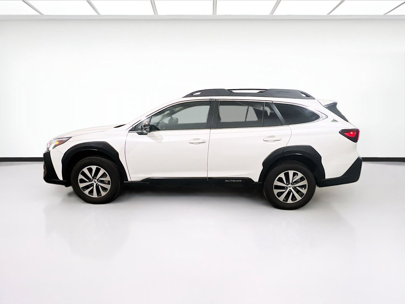 Used 2024 Subaru Outback Premium AWD/4WD image 22