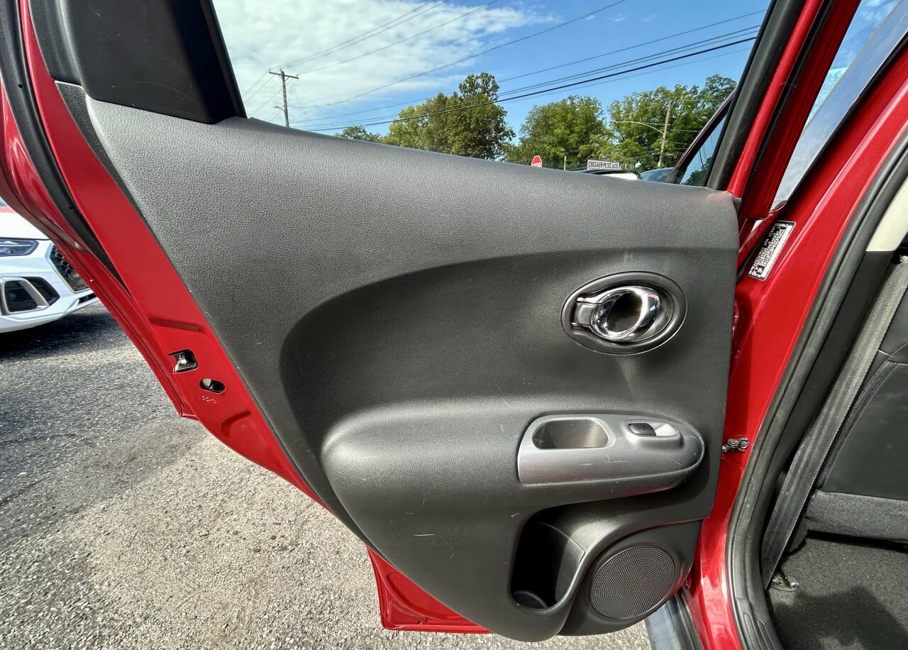 Used 2017 Nissan Juke SL FWD image 12