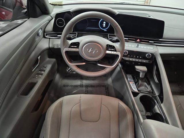 Used 2023 Hyundai Elantra SEL w/ Convenience Package image 8
