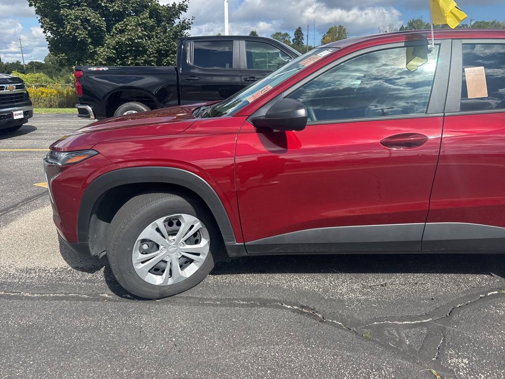 Used 2025 Chevrolet Trax LS image 6