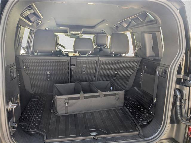 Used 2025 Land Rover Defender 110 X-Dynamic SE AWD/4WD image 6