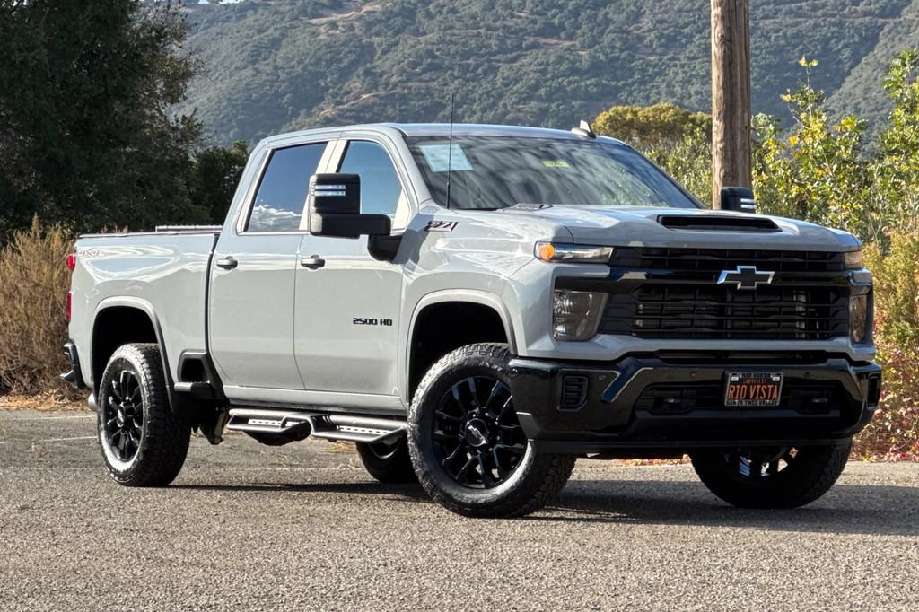 Used 2025 Chevrolet Silverado 2500 Custom w/ Custom Value Package AWD/4WD image 2