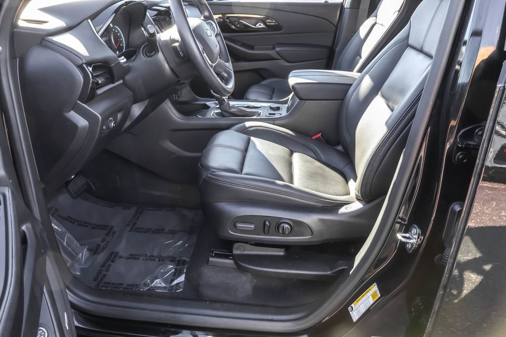 Used 2023 Chevrolet Traverse RS w/ LPO, Floor Liner Package image 17