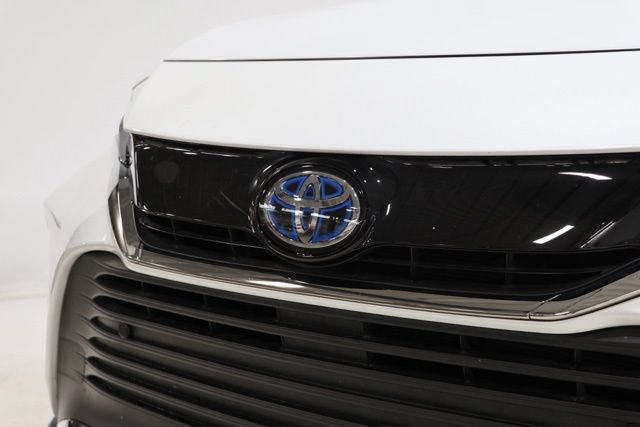 Used 2023 Toyota Venza Nightshade AWD/4WD image 12