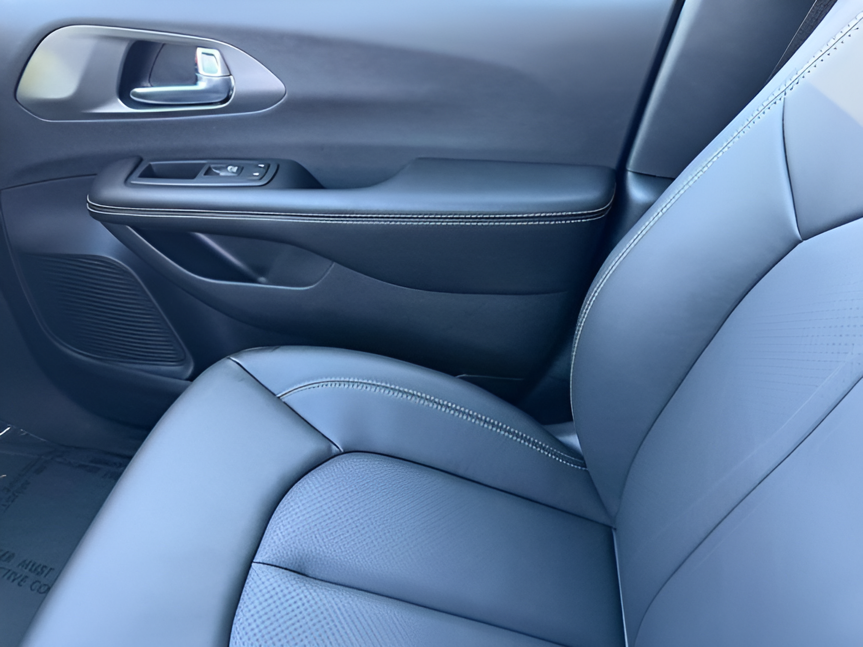 New 2026 Chrysler Pacifica Select w/ S Appearance Package FWD image 26