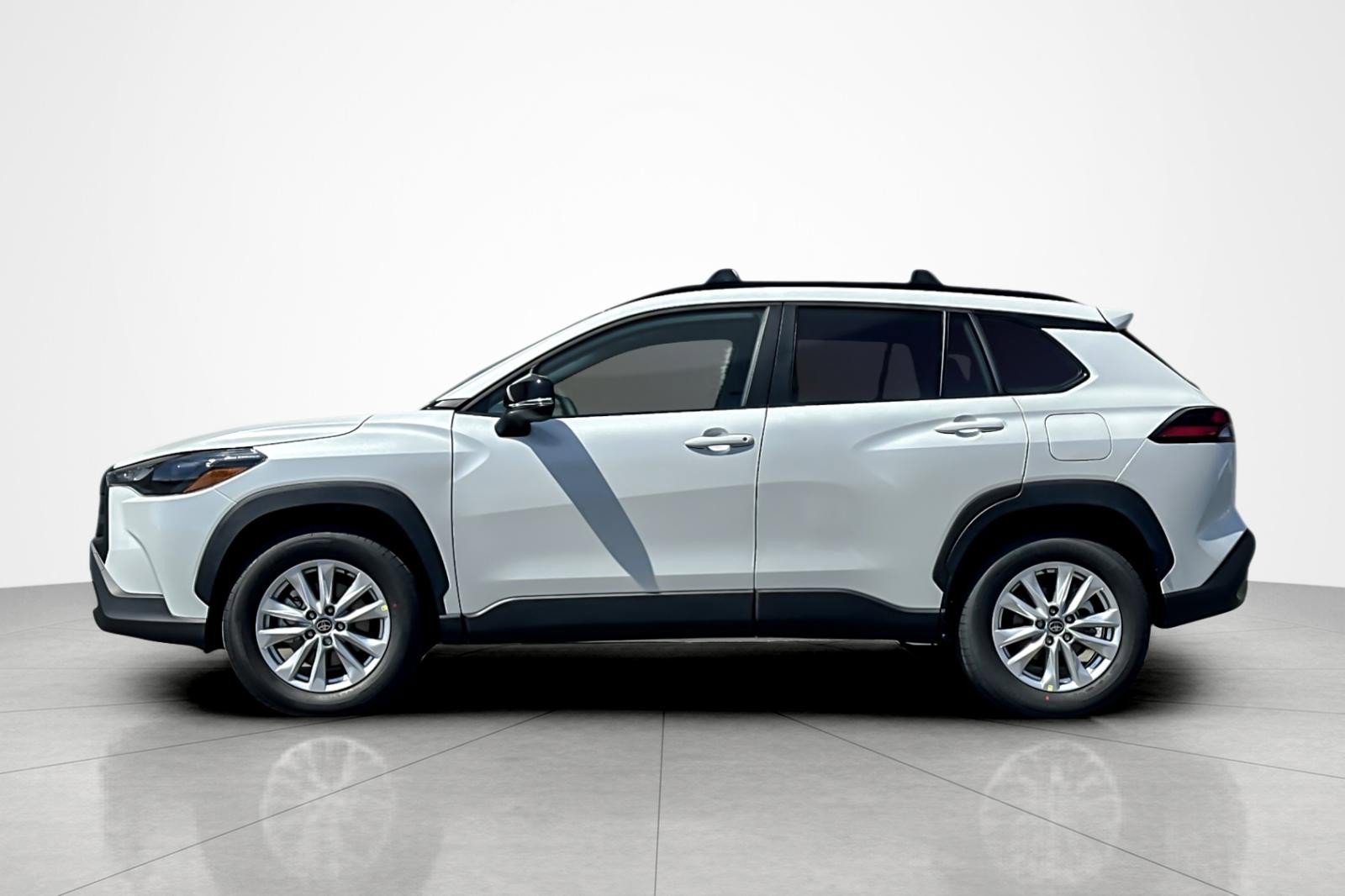New 2026 Toyota Corolla Cross LE FWD image 2
