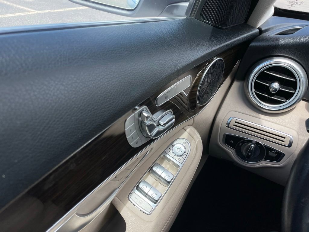Used 2021 Mercedes-Benz C 300 Sedan image 21