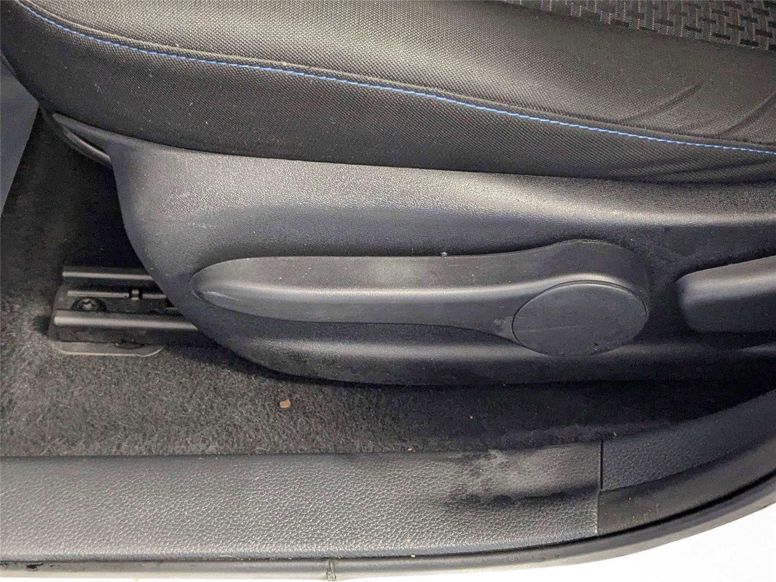 Used 2016 Nissan Sentra SR w/ Driver's Assist Package image 10