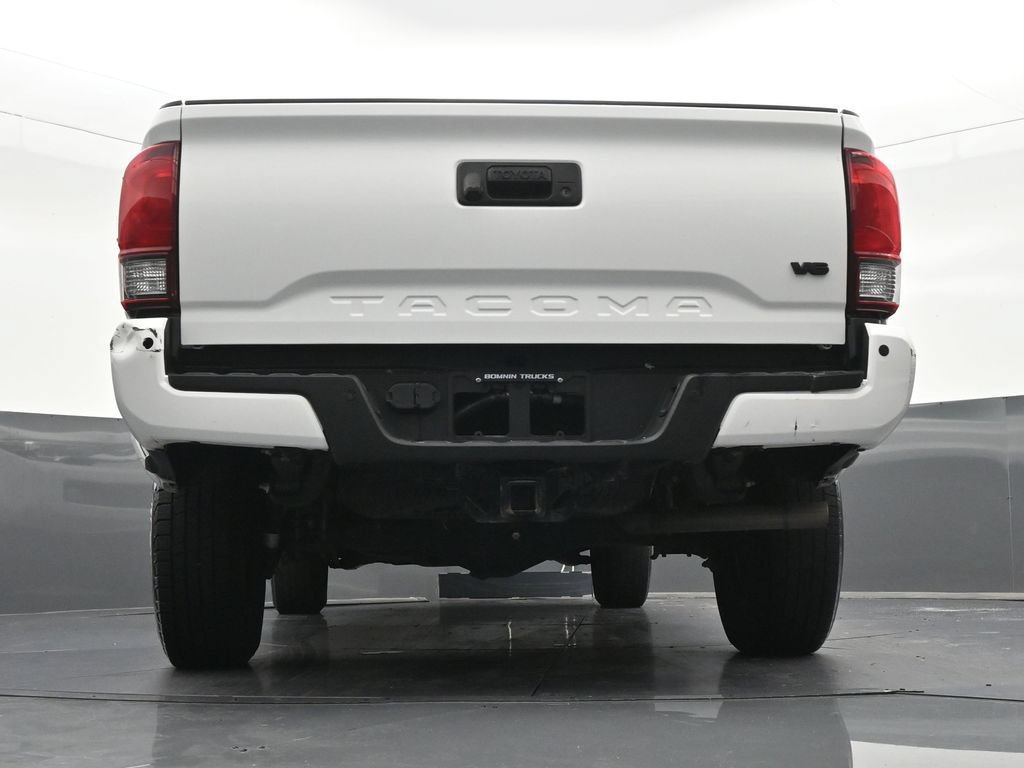 Used 2022 Toyota Tacoma SR5 RWD image 26