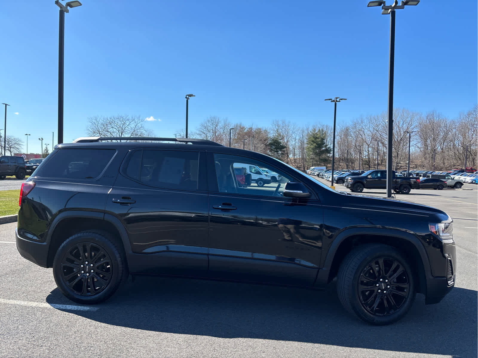 Used 2023 GMC Acadia SLE w/ Driver Convenience Package AWD/4WD image 3