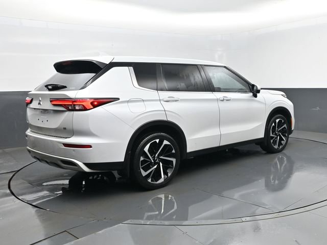 Used 2022 Mitsubishi Outlander SE image 24