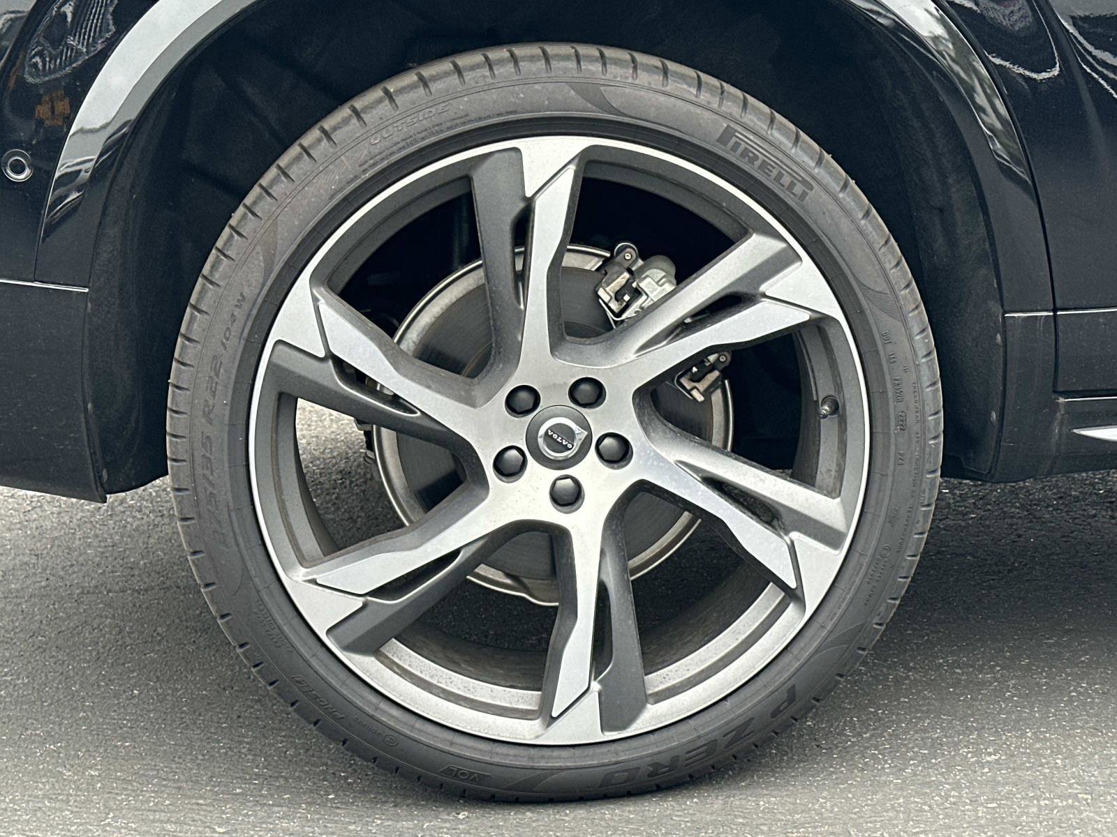 Certified 2024 Volvo XC90 B6 Ultimate w/ Lounge Package image 28