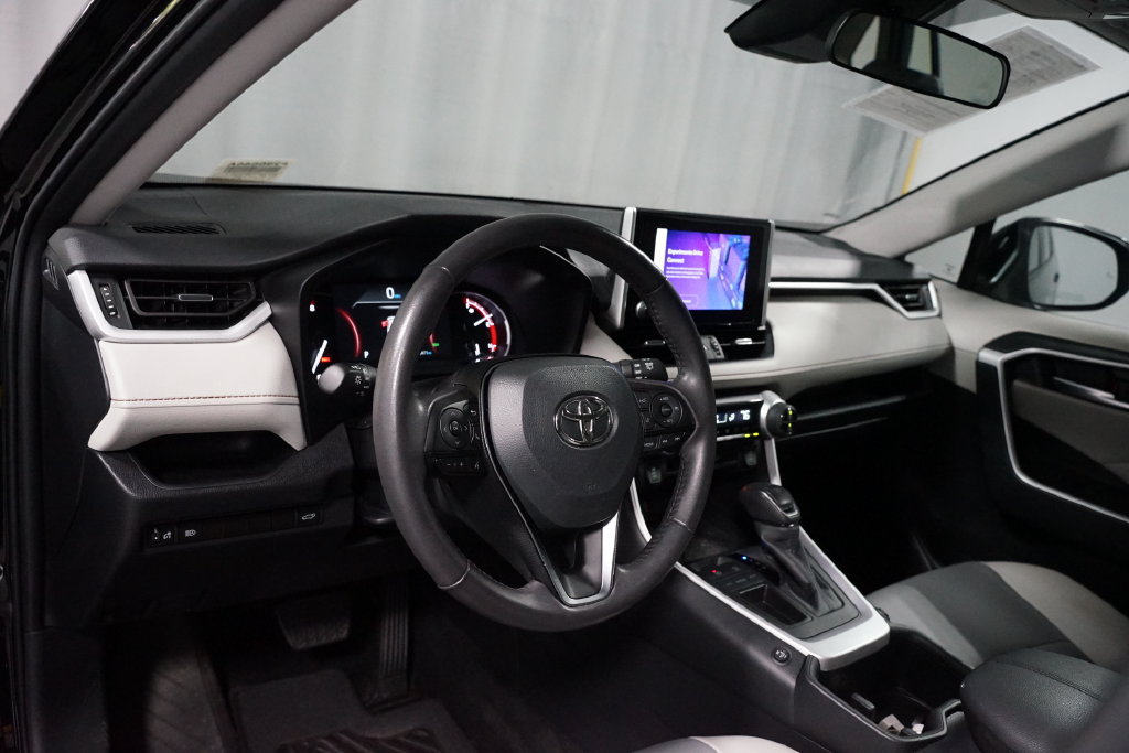 Certified 2025 Toyota RAV4 XLE Premium FWD image 7