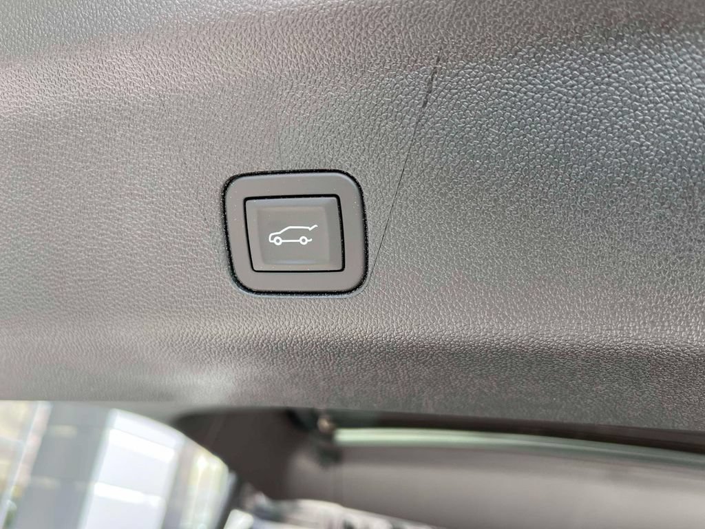 New 2026 GMC Yukon XL Denali w/ Sun & Power Step Package AWD/4WD image 19