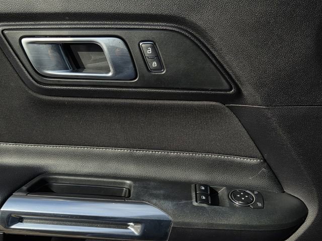 Used 2019 Ford Mustang EcoBoost image 17