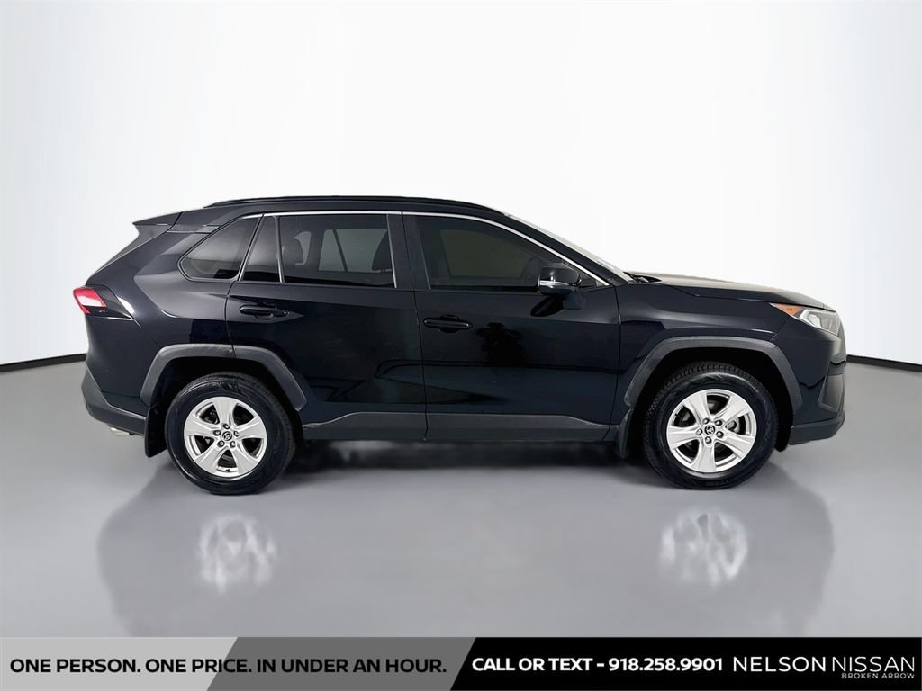 Used 2020 Toyota RAV4 XLE FWD image 4