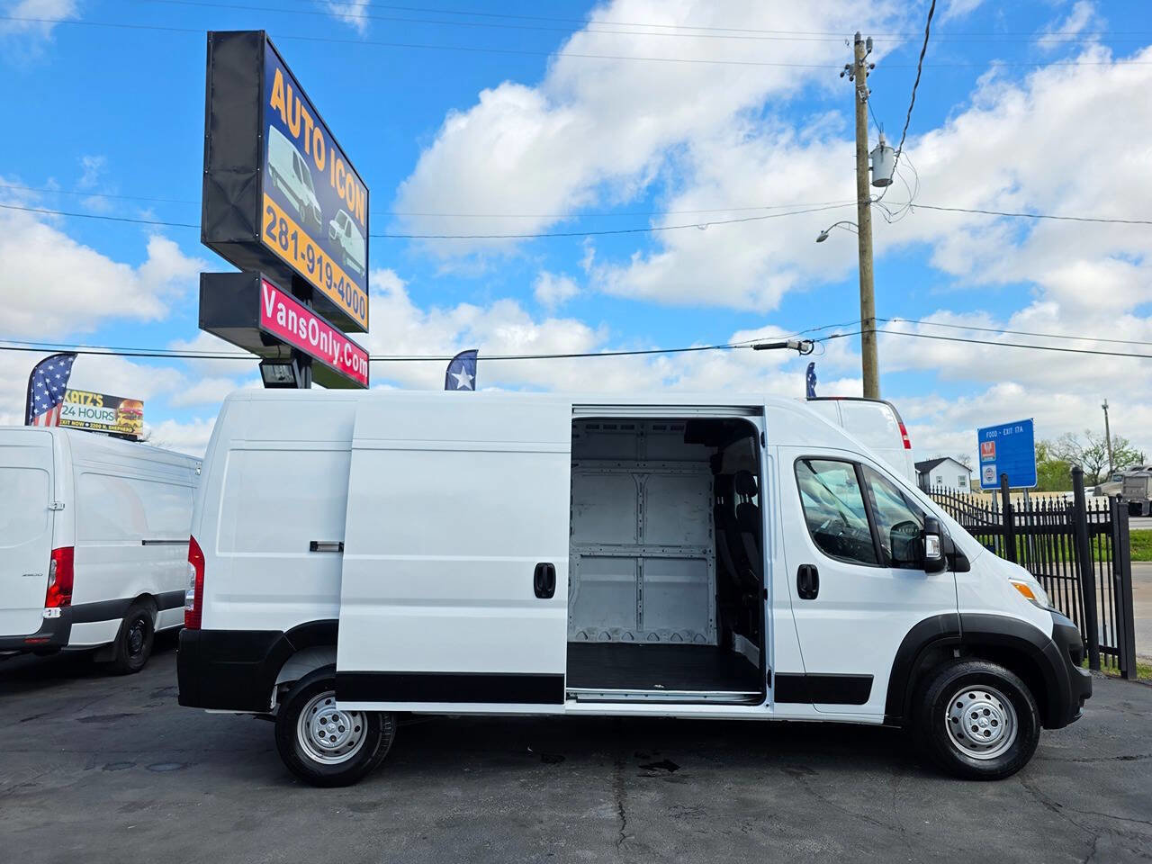 Used 2023 RAM ProMaster 2500 image 5