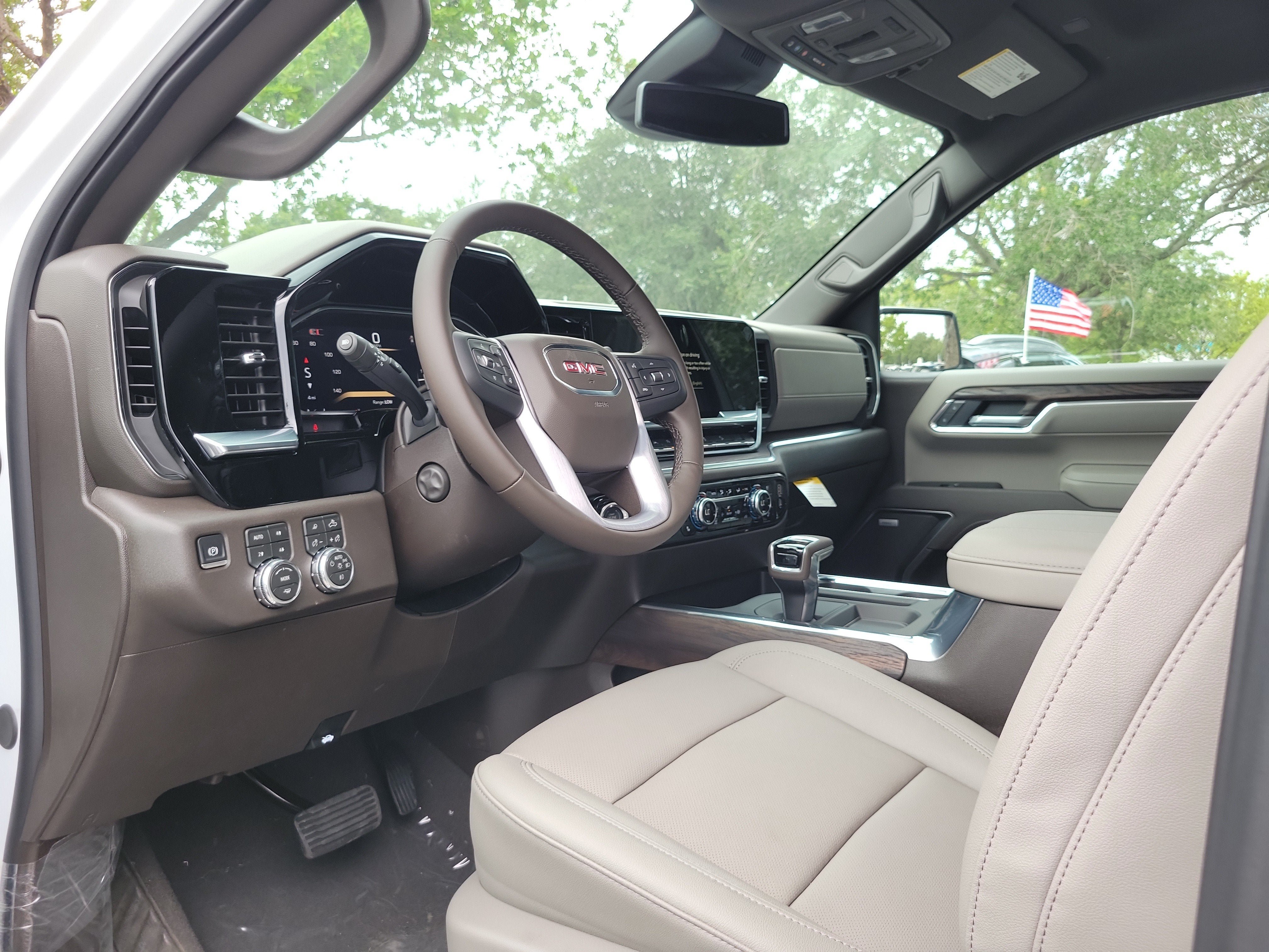 New 2026 GMC Sierra 1500 SLT w/ SLT Premium Package AWD/4WD image 6