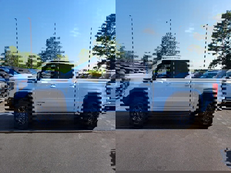 Used 2024 GMC Sierra 1500 AT4X image 5