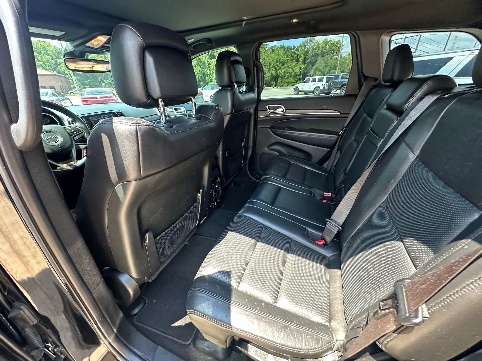 Used 2019 Jeep Grand Cherokee Limited w/ Luxury Group II image 25