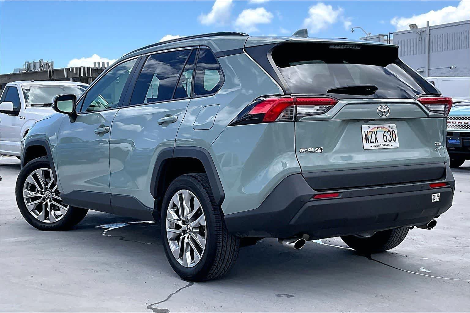 Used 2024 Toyota RAV4 XLE Premium AWD/4WD image 4