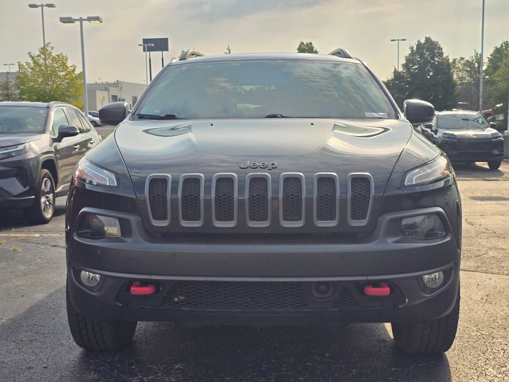 Used 2016 Jeep Cherokee Trailhawk w/ Comfort/Convenience Group AWD/4WD image 2