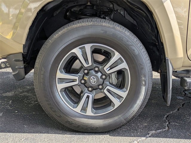 Used 2018 Toyota Tacoma TRD Sport image 28