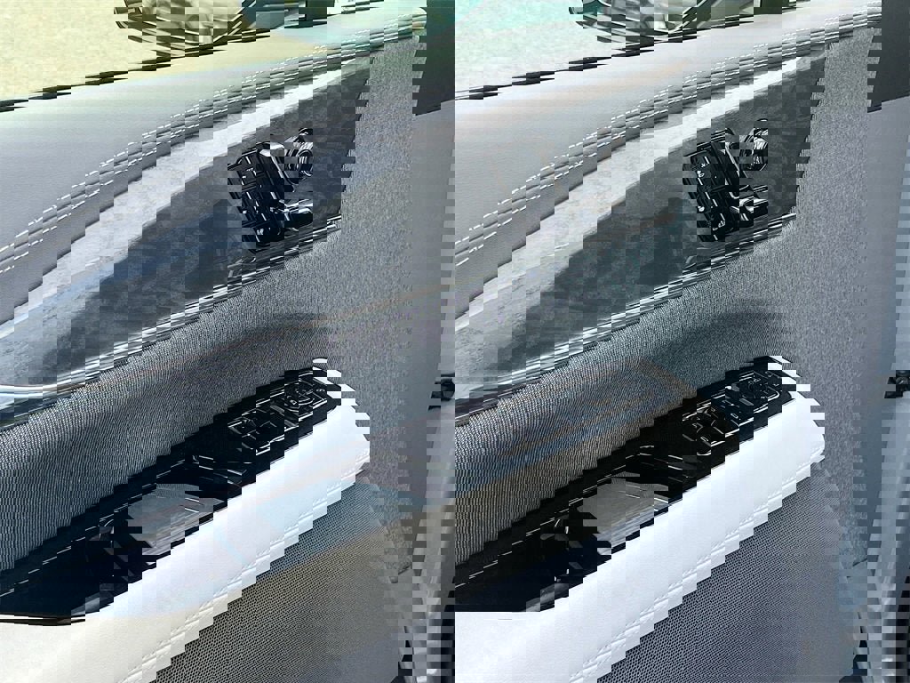 New 2026 Cadillac Escalade IQ Sport 1 w/ LPO, ONYX Package image 18