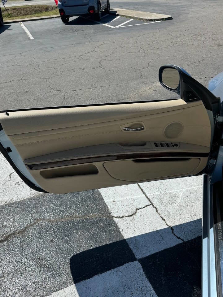 Used 2013 BMW 335i Convertible w/ Premium Pkg image 13