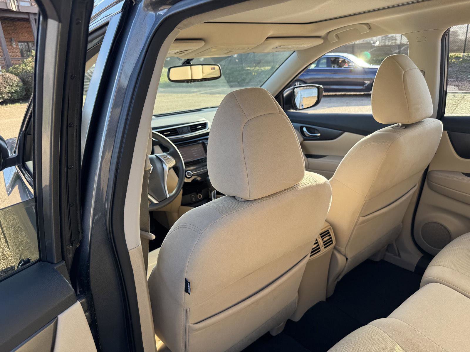 Used 2018 Nissan Rogue SV AWD/4WD image 16