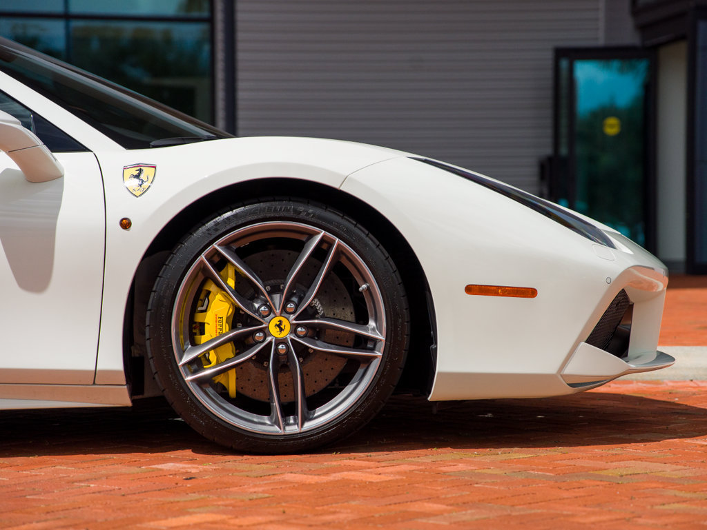 Used 2019 Ferrari 488 Spider RWD image 19