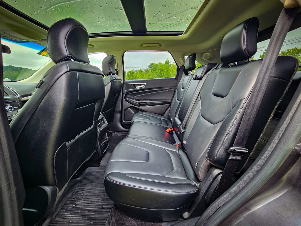 Used 2017 Ford Edge Titanium w/ Technology Package AWD/4WD image 35