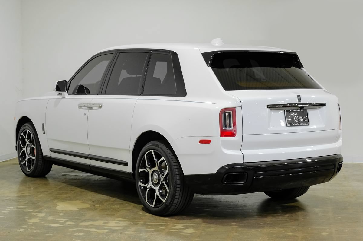 Used 2022 Rolls-Royce Cullinan Black Badge w/ Dark Exterior Package AWD/4WD image 9