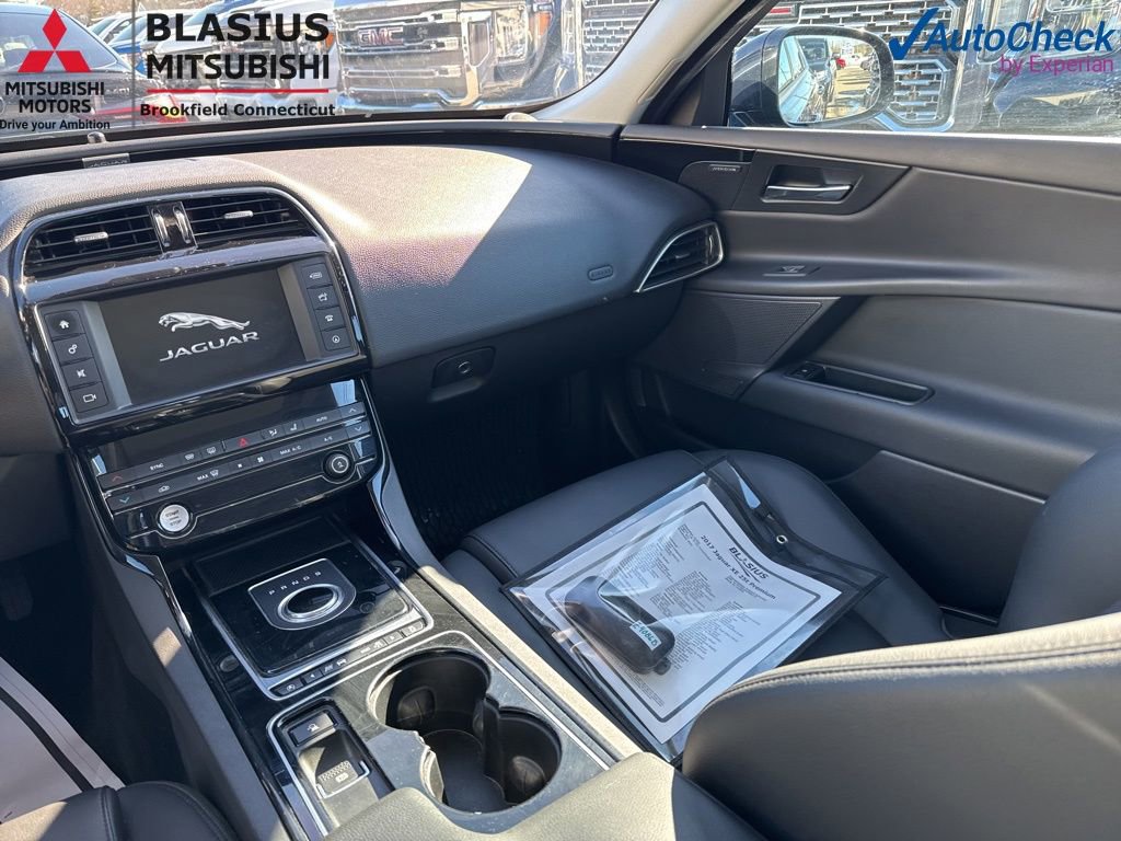 Used 2017 Jaguar XE Premium RWD image 16