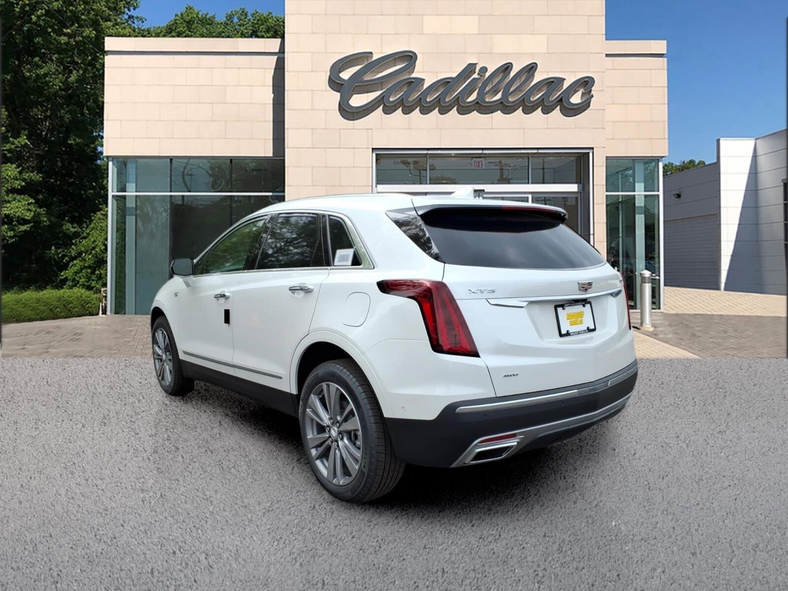 New 2026 Cadillac XT5 Premium Luxury AWD/4WD image 3