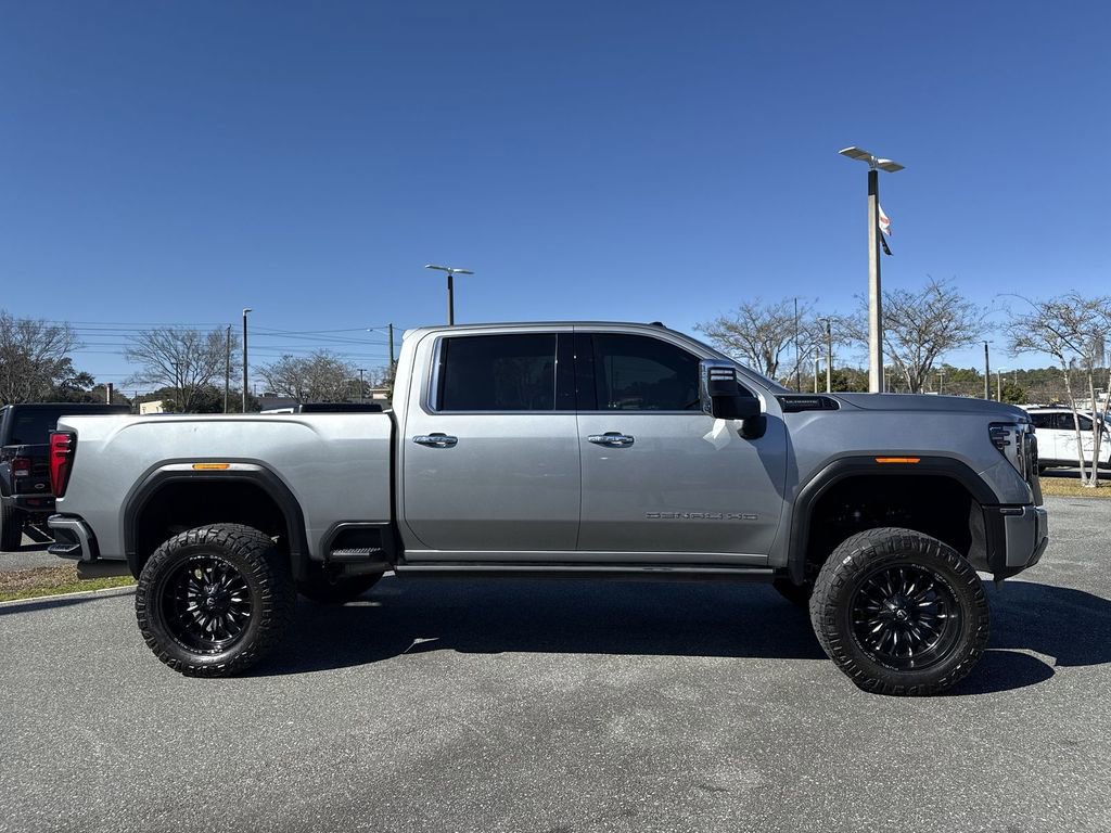 Used 2024 GMC Sierra 2500 Denali Ultimate image 2