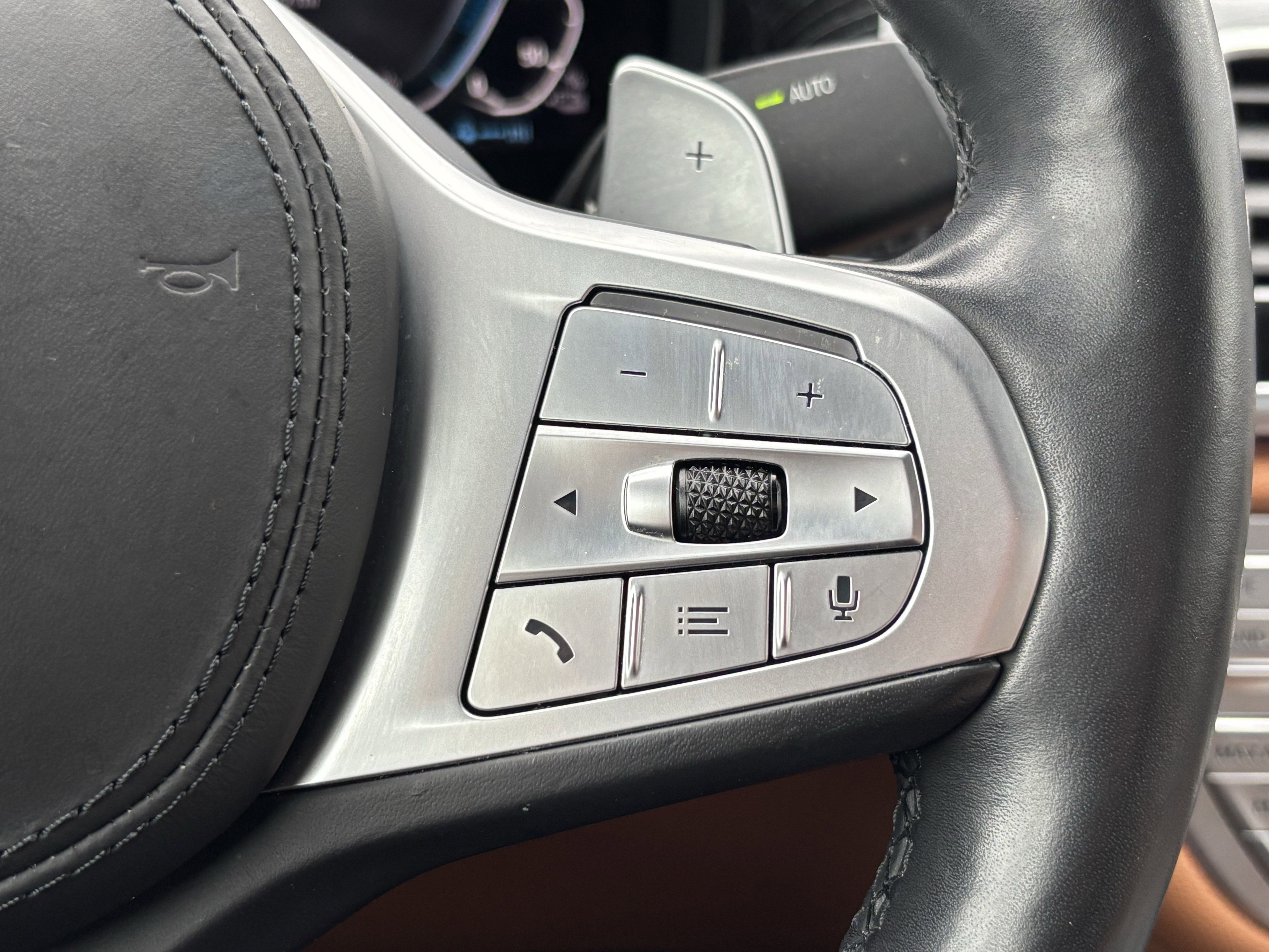 Used 2022 BMW 745e xDrive w/ M Sport Package image 20