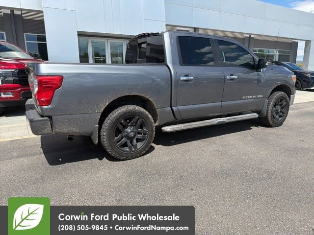 Used 2018 Nissan Titan SV w/ SV Convenience Package AWD/4WD image 4