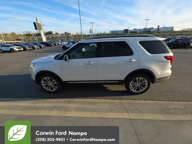 Used 2018 Ford Explorer XLT image 17