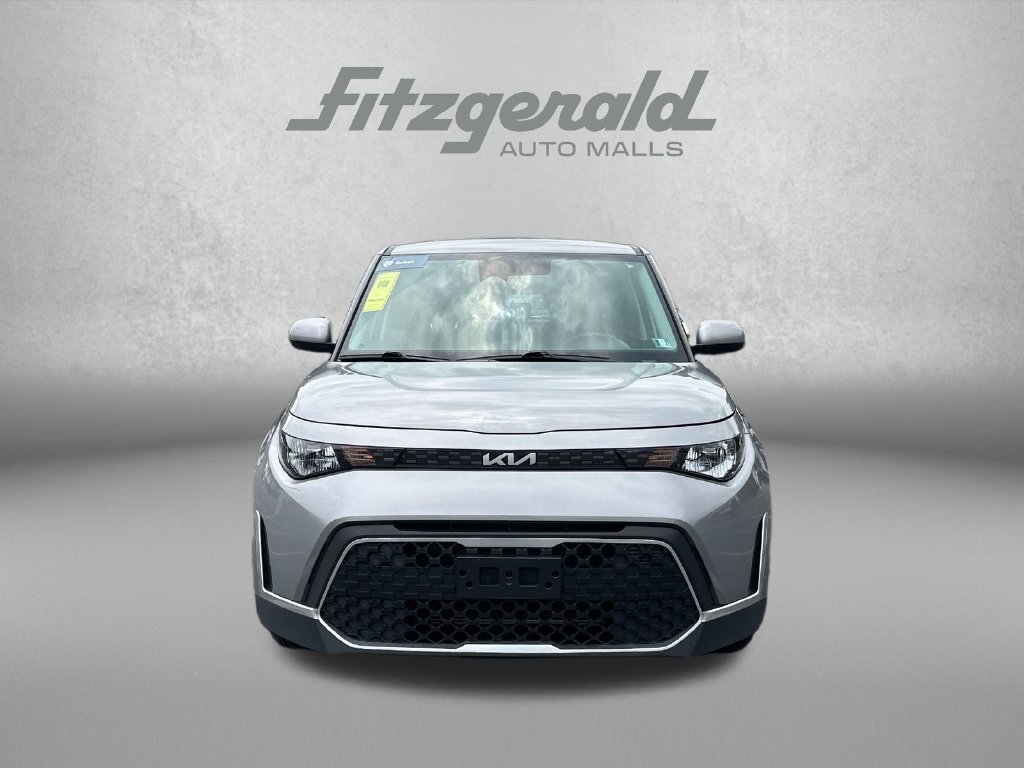 Used 2024 Kia Soul LX w/ Option Group 015 FWD image 2