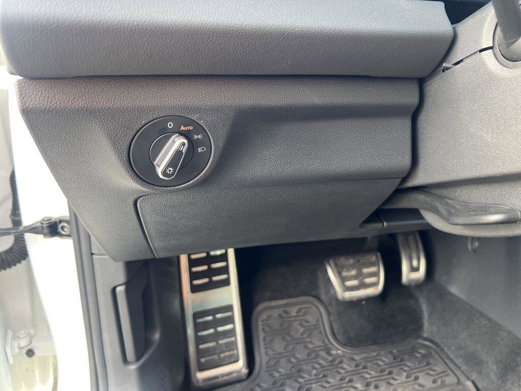 Used 2025 Volkswagen Jetta Sport image 14